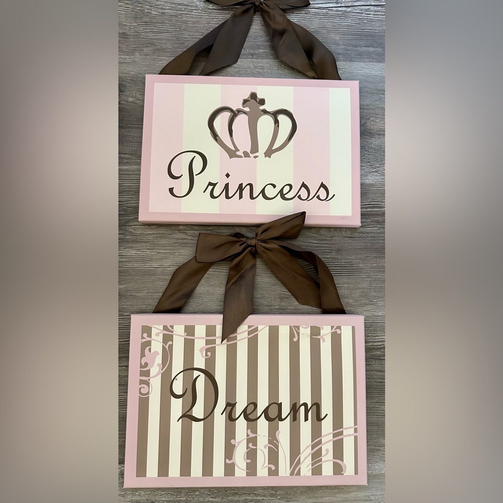 CoCaLo Daniella 2 Piece Nursery Wall Art and Window Valance. Pink/Brown